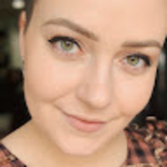 Meet your Posher, Alexandra - Picture 1 of 1